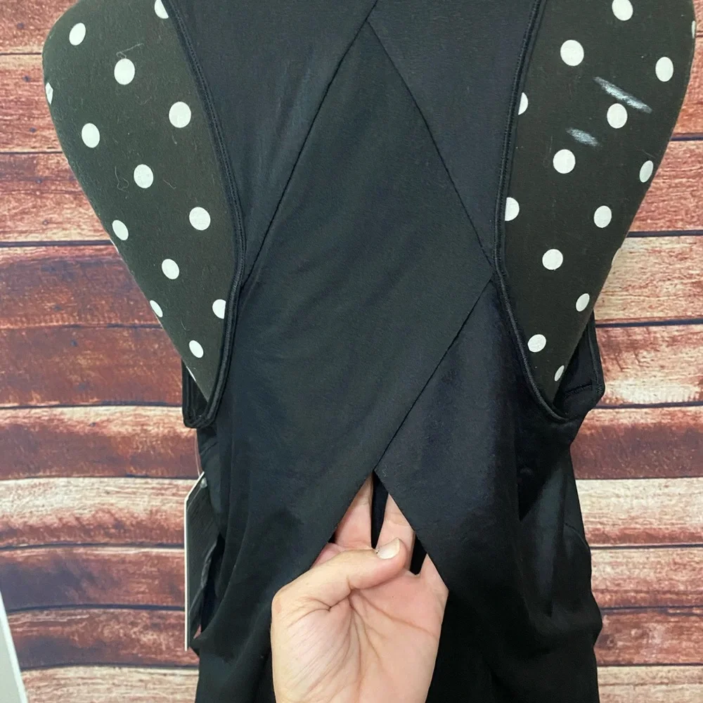 Lululemon Essentials Black Racerback Tank Top. Size 8&10. NWT - Picture 7 of 9